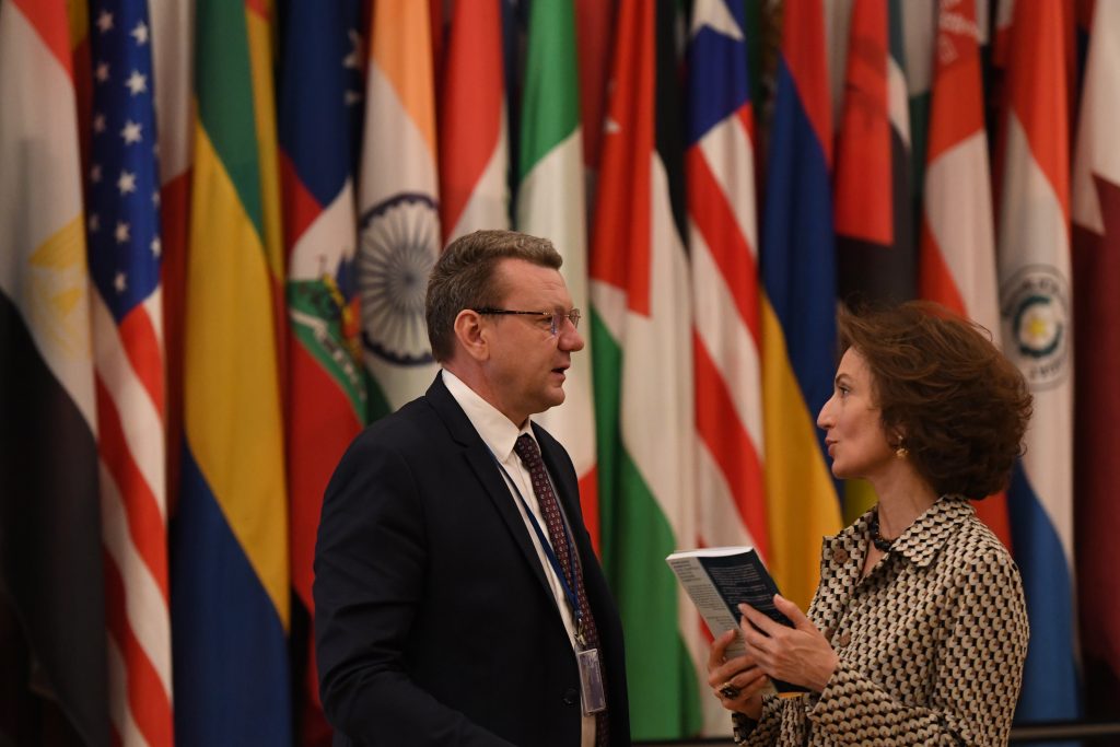 Oleg Curbatov et Audrey Azoulay - UNESCO